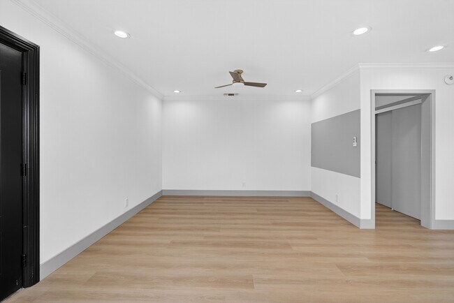 Foto del edificio - 1243 E Almond Ave