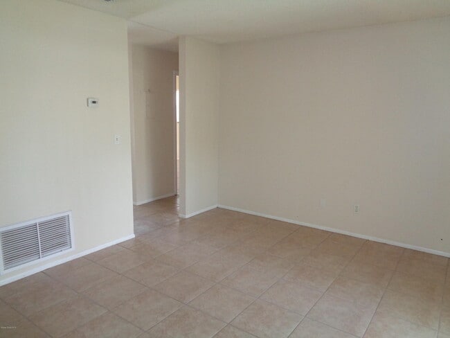 Building Photo - 120 Olive St
