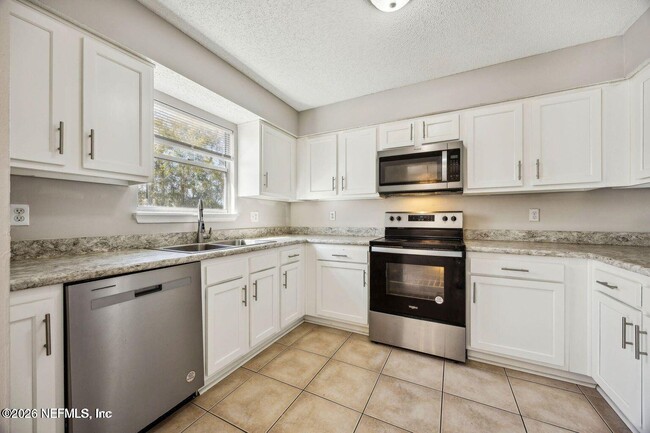 Building Photo - 1226 Turtle Creek Dr S