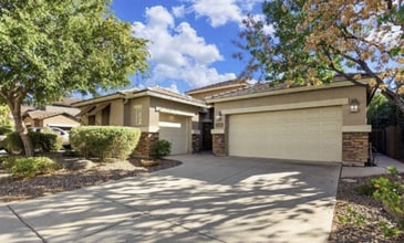 Building Photo - 1157 W Mesquite St