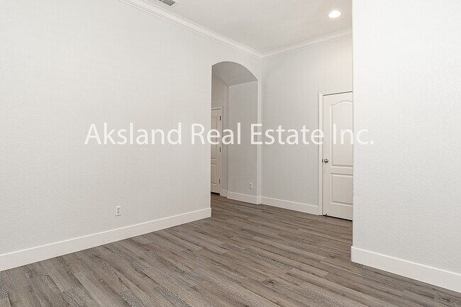Foto del edificio - 611 Brookhurst Blvd