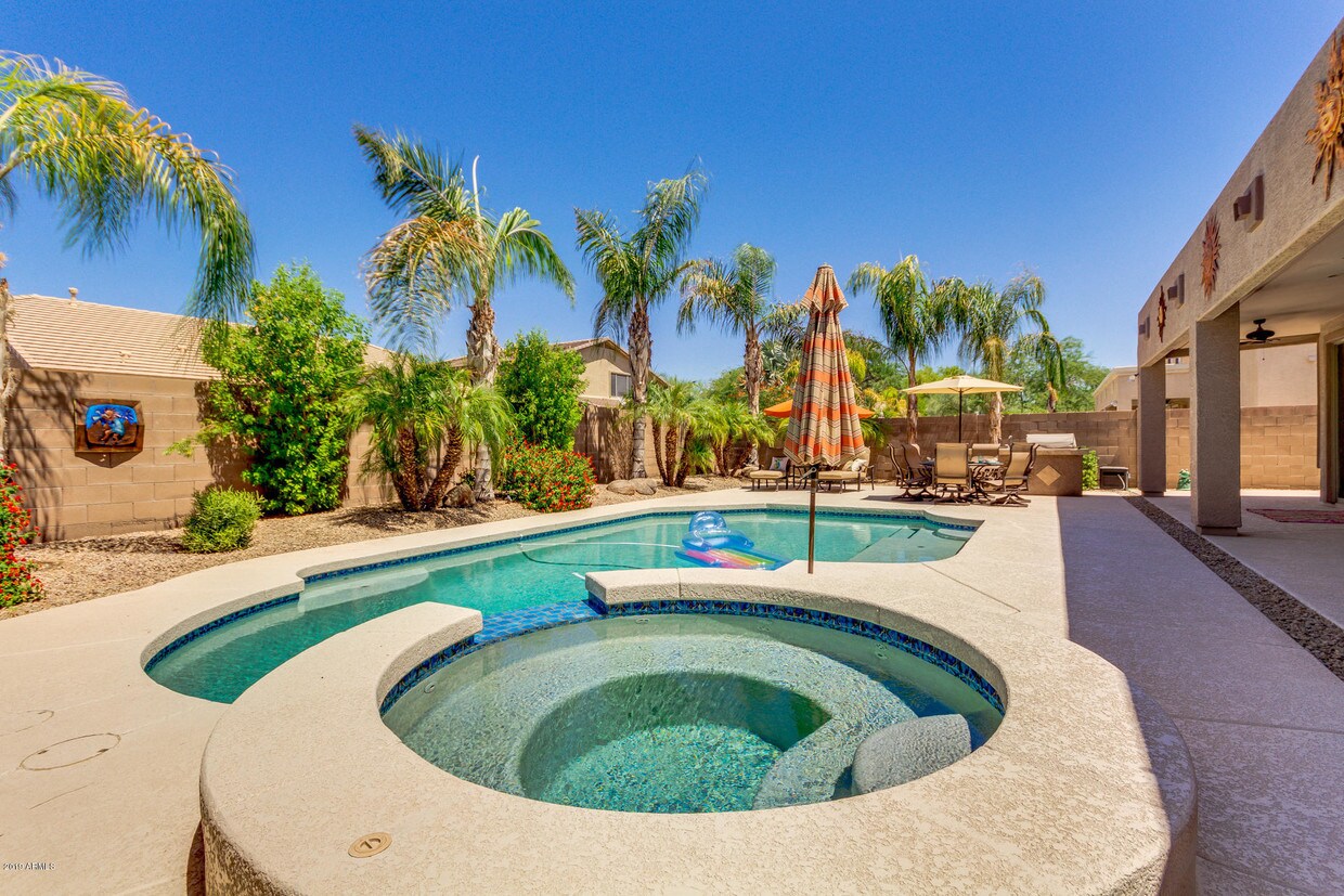 Primary Photo - 14220 W Poinsettia Dr