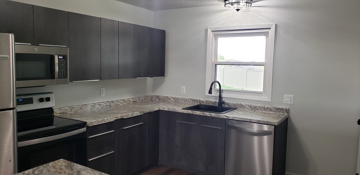 47518 258th St, Renner, SD 57055 Townhome Rentals in Renner SD