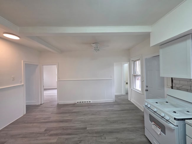 Foto del edificio - 22727 Rein Ave