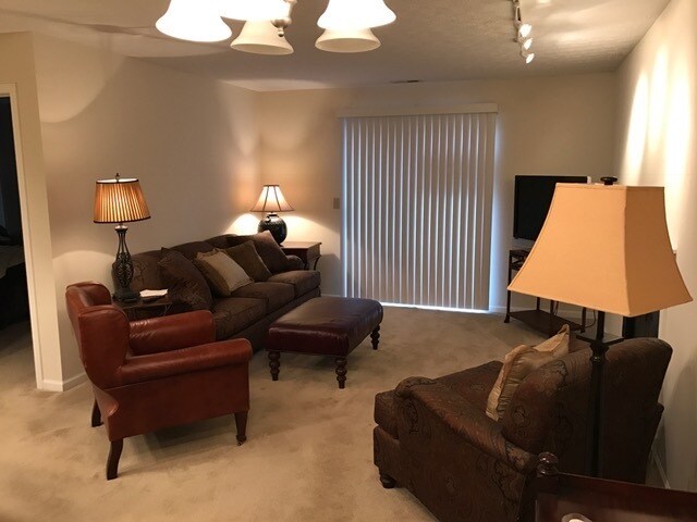 Primary Photo - 2730 Greystone Dr