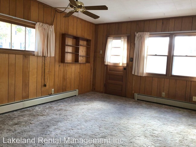 Building Photo - 500 Menominee St