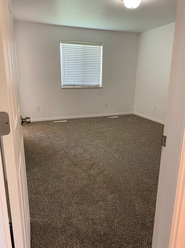 1201 Newgate Dr, Ammon, ID 83406 House for Rent in Ammon, ID