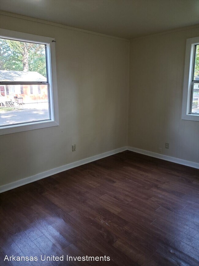 Building Photo - 3 br, 1 bath House - 129 Roosevelt Rd