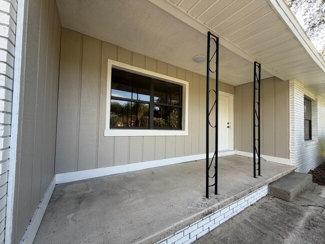 Foto del edificio - 575 Lake McCoy Dr