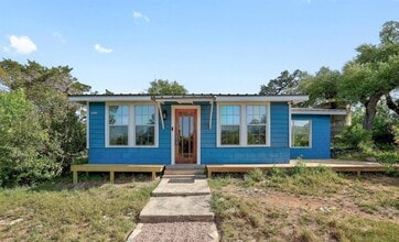 Building Photo - 18502 E Lakeview Dr