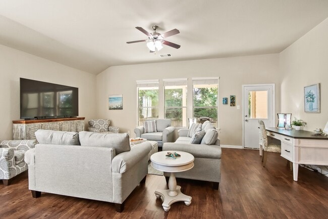 Foto del edificio - 122 Magnolia Colony Ct