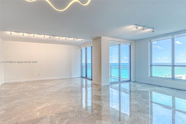 Building Photo - 3535 S Ocean Dr