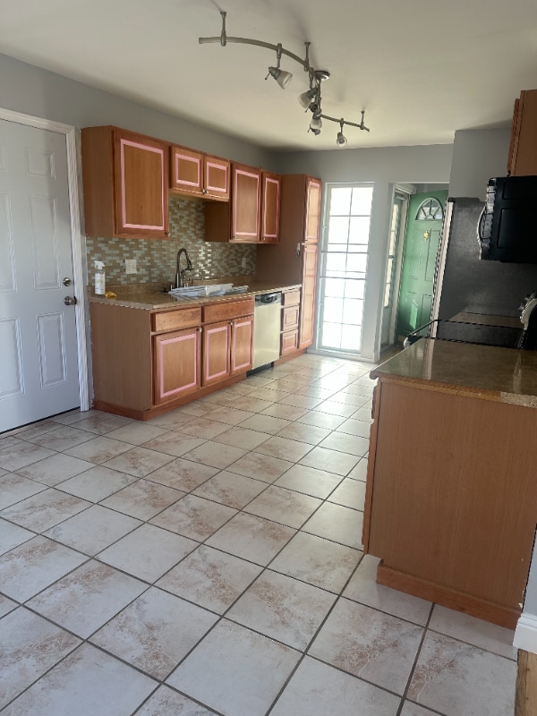 Building Photo - 667 Beldon Way