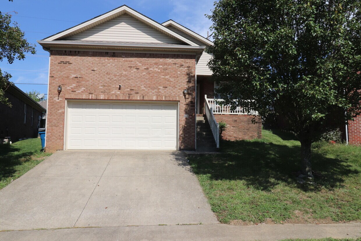 Foto principal - 119 Bass Pond Glen Dr