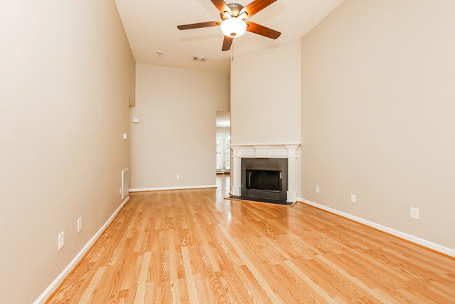 Foto del edificio - 820 Thomas Bay Ct