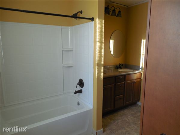 Building Photo - 177 Gibson St