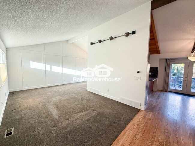 Foto del edificio - 4850 Fairlawn Ct