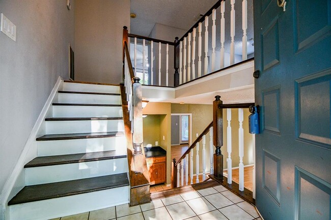 Building Photo - 1218 Briarmead Dr