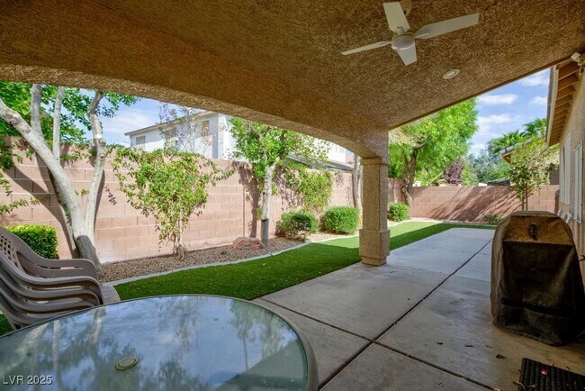 Foto del edificio - 2504 Ashley Rose Terrace