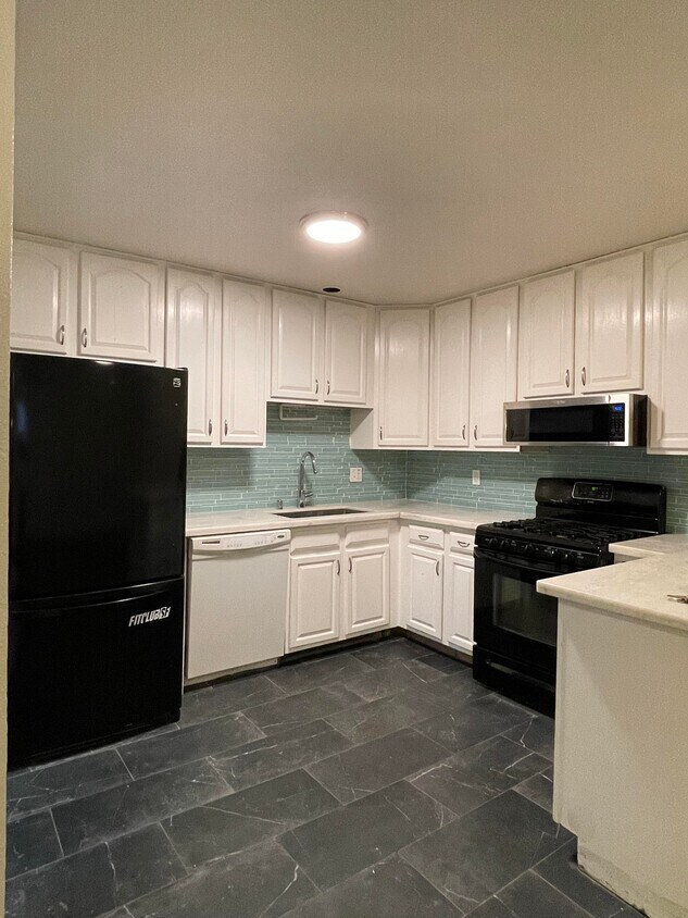 Foto principal - 871 46th Ave