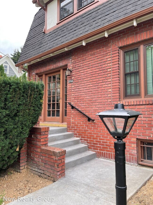 Building Photo - 3 br, 2 bath House - 2706 NE Hancock