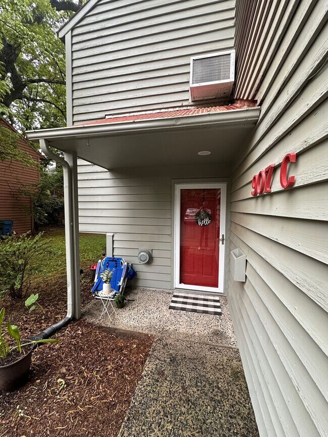 Foto del edificio - Cute 3/2.5 Townhome Near Downtown Durham