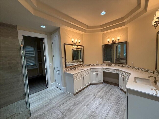 Building Photo - 5449 Diamante Dr