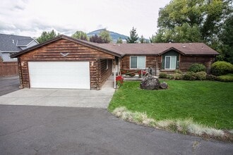 4040 Summitview Dr