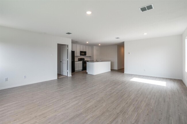 Foto del edificio - 7851 Rutherford Ln