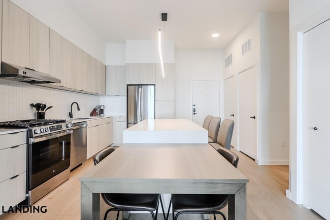 Foto del edificio - 2623 Keene St