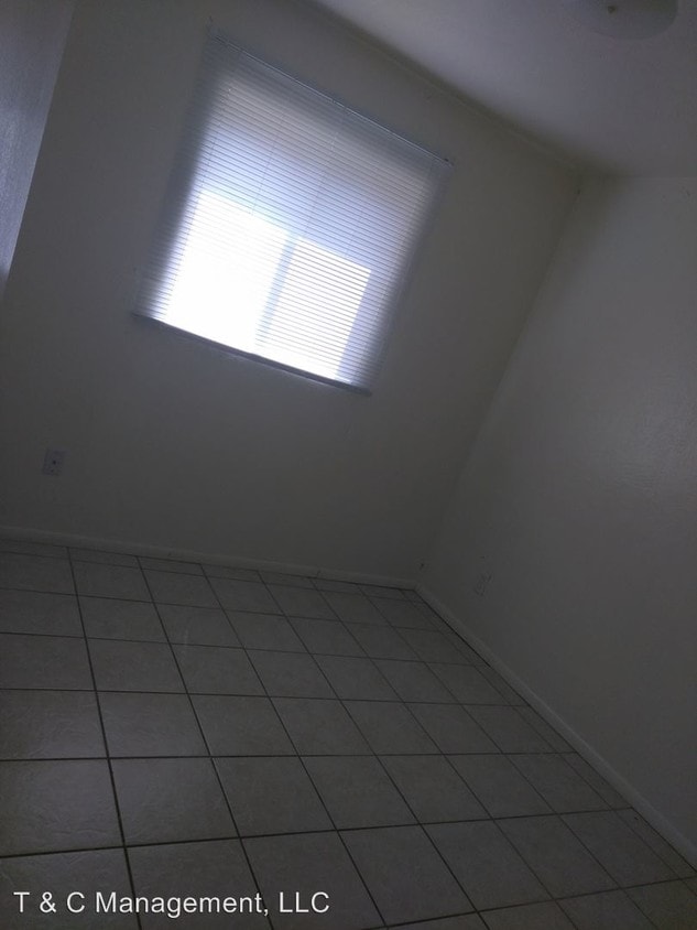 Building Photo - 611 Chama St SE