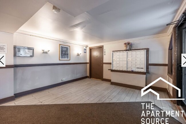 Foto del edificio - 1347 N Dearborn St