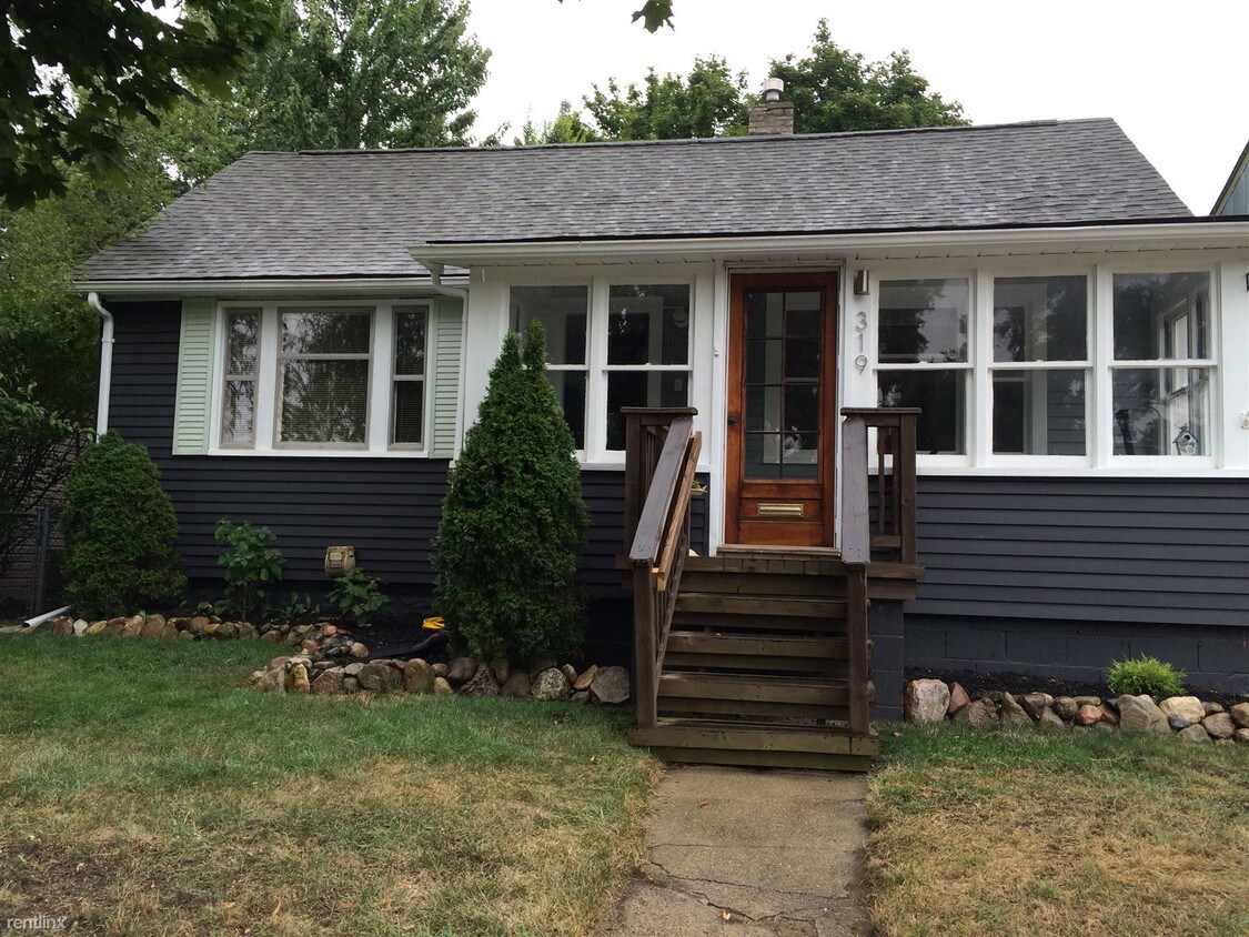 Primary Photo - 319 W Marshall St