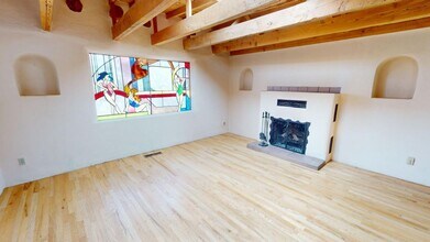 Building Photo - 1424 Agua Fria St
