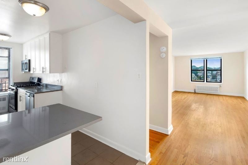 Building Photo - 1 br, 1 bath Apartment - 4242 80th St