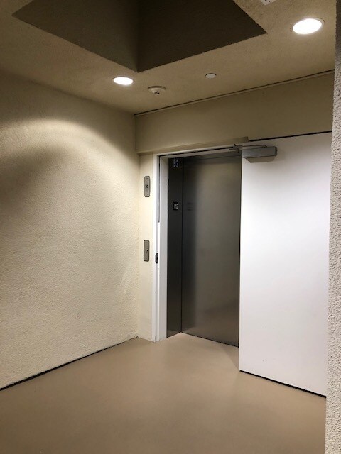 Building Photo - 20500 Town Center Ln