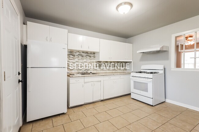 Building Photo - 1121 SE 18th ST