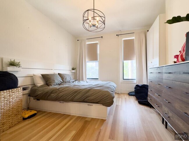 Foto del edificio - 2 bedroom in Brooklyn NY 11222