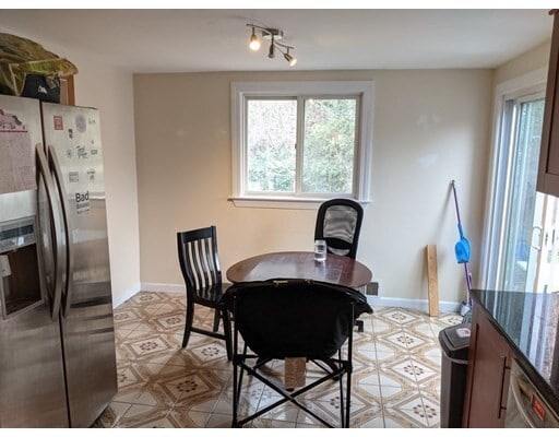 Building Photo - 191 Kenrick St