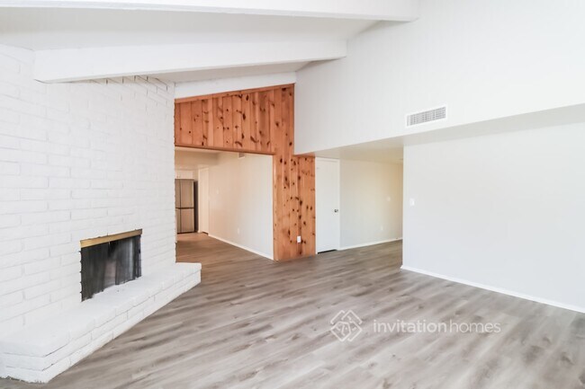 Foto del edificio - 4210 W Lupine Ave