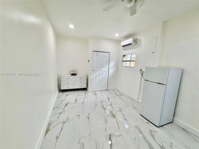 Building Photo - 17802 SW 152nd Ct