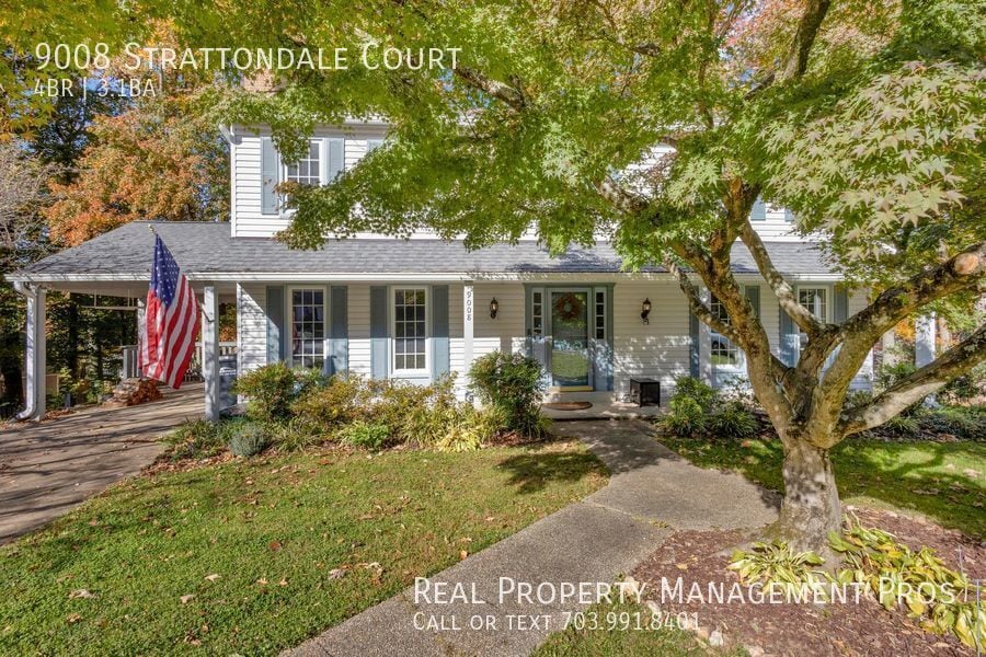 BURKE STATION! Stunning 4 bed + guest room... House Rental in Burke