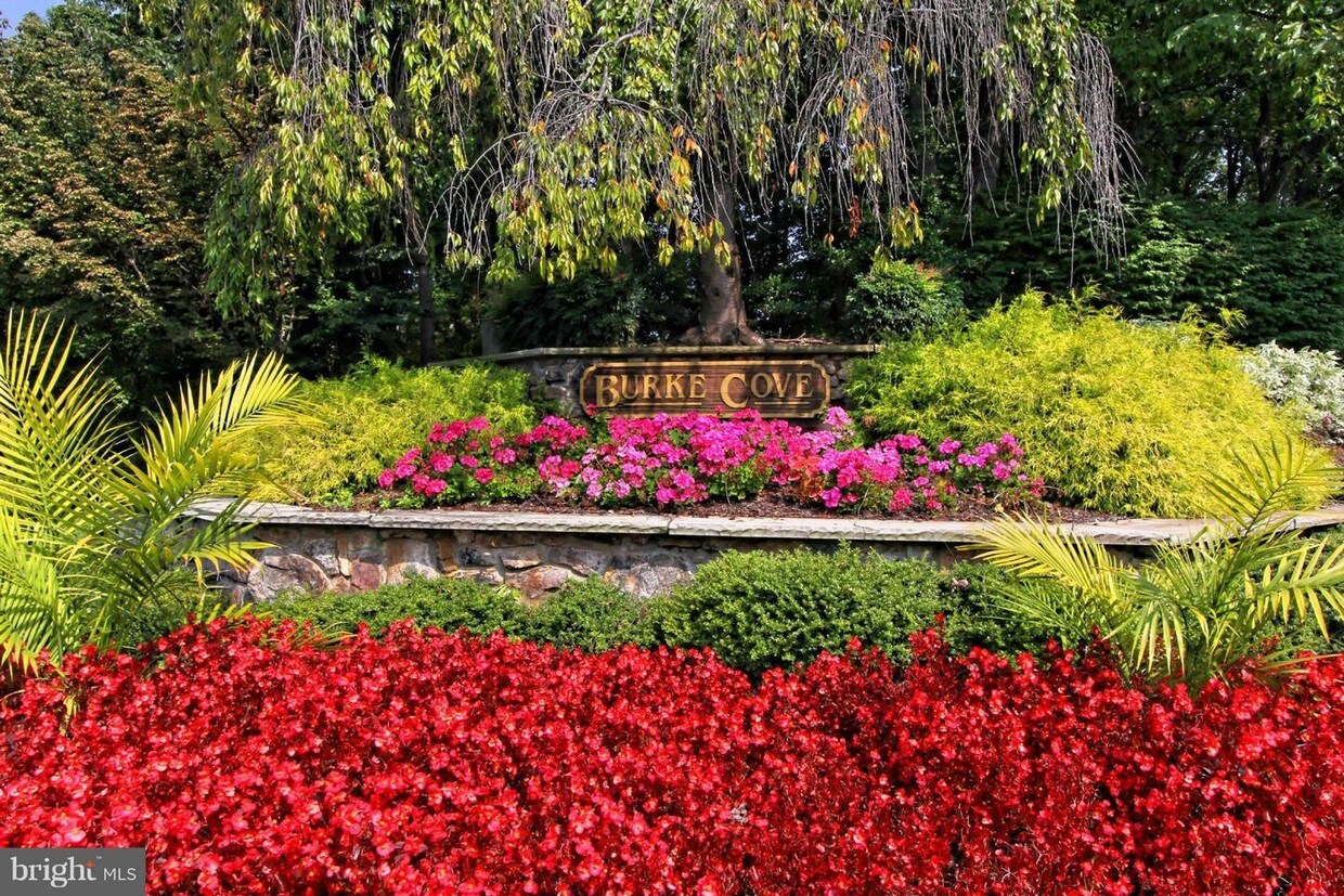 5902 Cove Landing Rd Unit 303, Burke, VA 22015 Apartment for Rent in