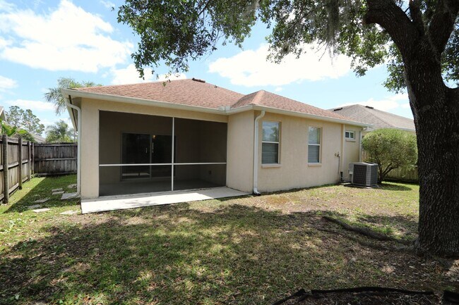 Building Photo - Lovely 3 bedroom 2 bath home in Wesley Chapel