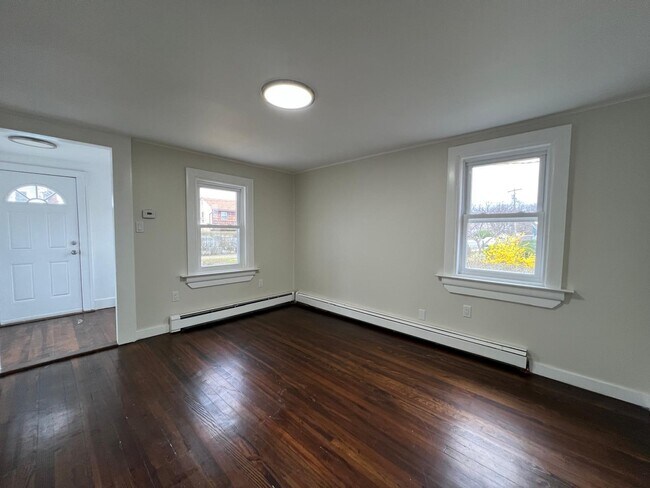 Foto del edificio - 1052 Cornwell Ave