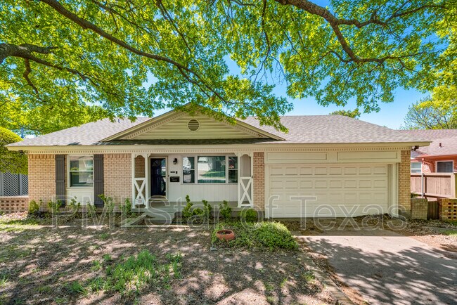 Building Photo - 11643 Rogue Way