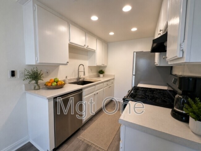 Foto del edificio - 12213 Orchid Ln