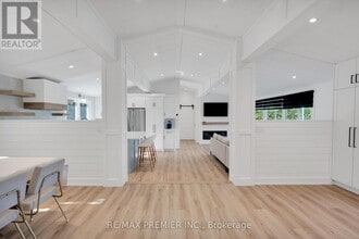 Building Photo - 891 Tiny Beaches Rd S