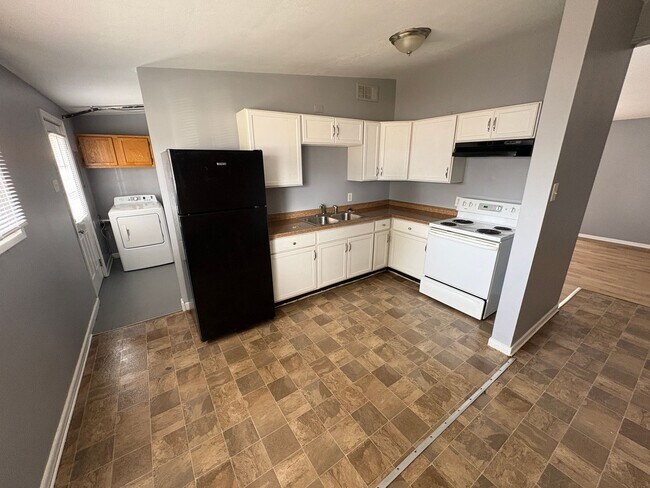 Foto del edificio - 3 Bedroom, 2 Bath Home for Rent