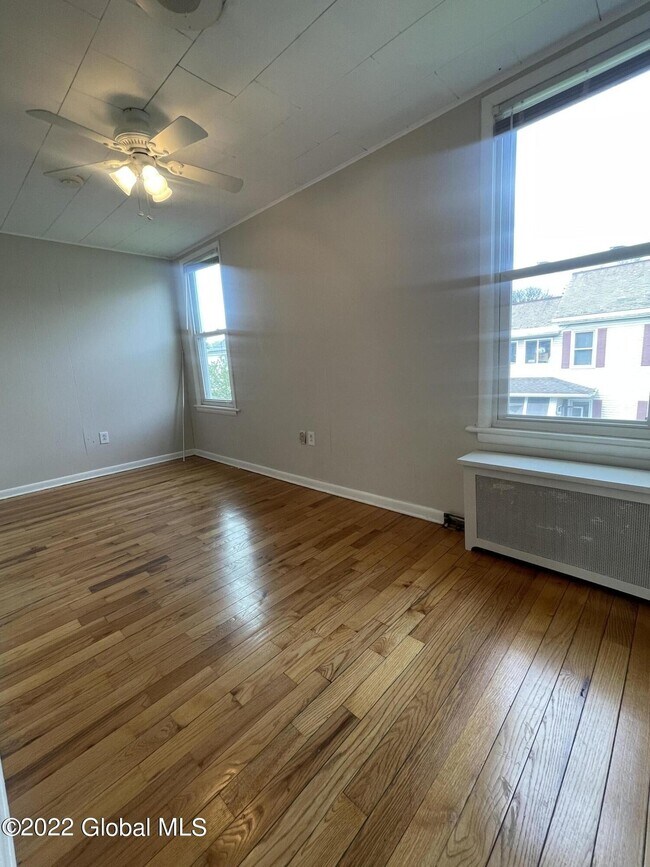 Foto del edificio - 721 4th Ave